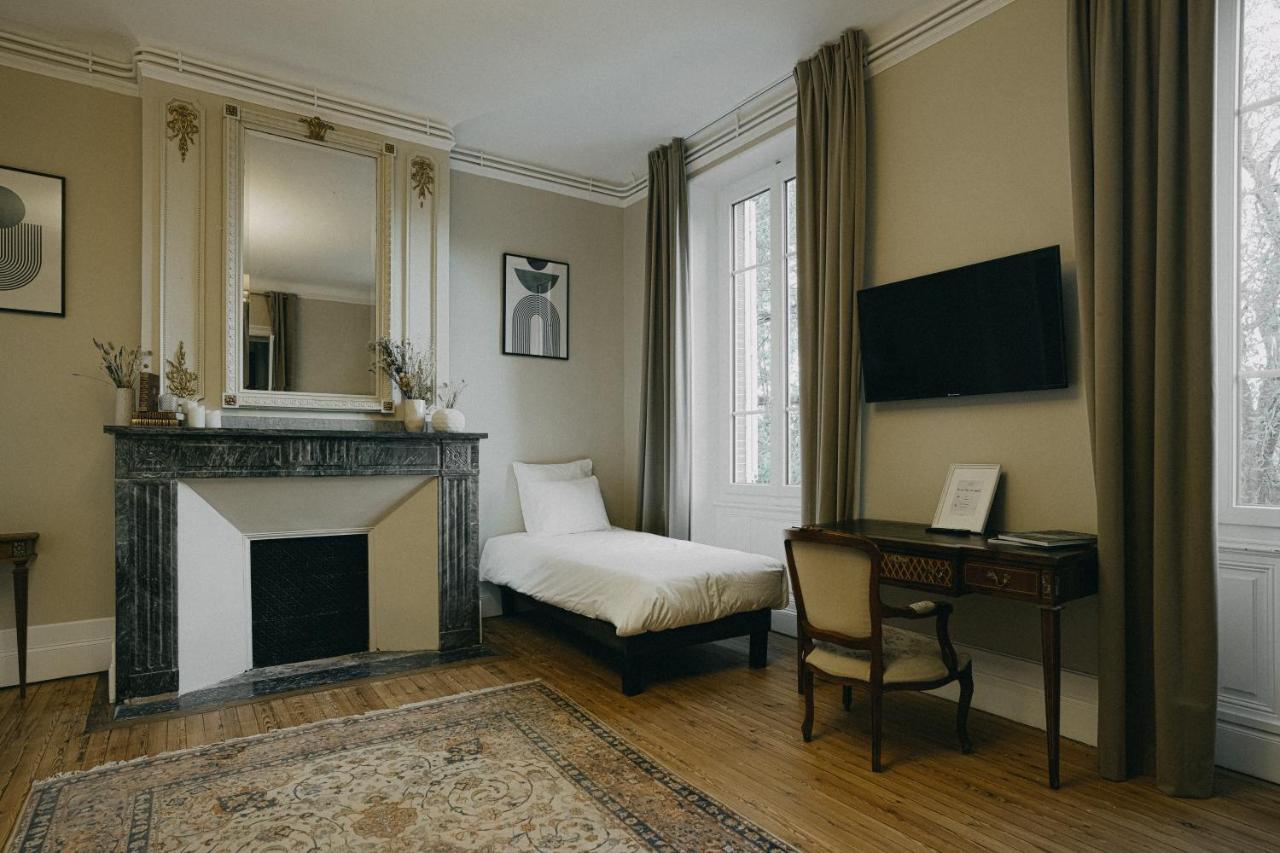 B&B Le Domaine Des Marcoujans Saint-Elix-le-Chateau Exteriör bild