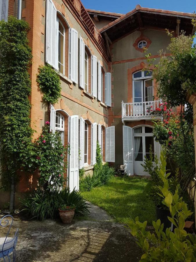 B&B Le Domaine Des Marcoujans Saint-Elix-le-Chateau Exteriör bild